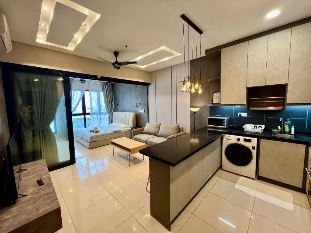 Highpark Suites In Petaling Jaya, Kelana Jaya By Plush Kampong Baharu Sungai Way Ngoại thất bức ảnh