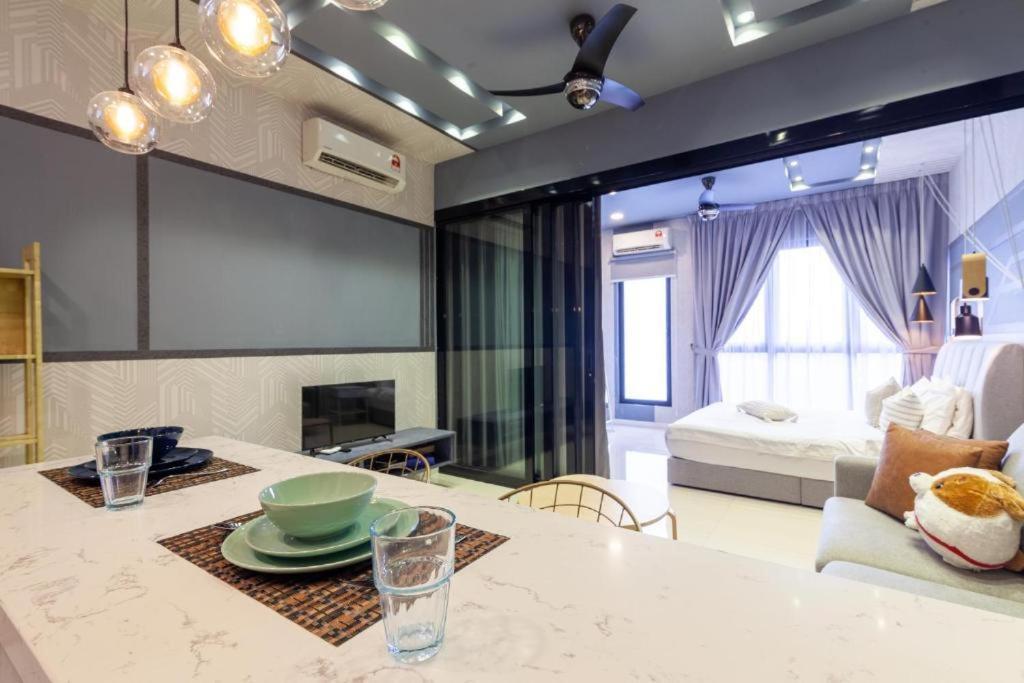 Highpark Suites In Petaling Jaya, Kelana Jaya By Plush Kampong Baharu Sungai Way Ngoại thất bức ảnh