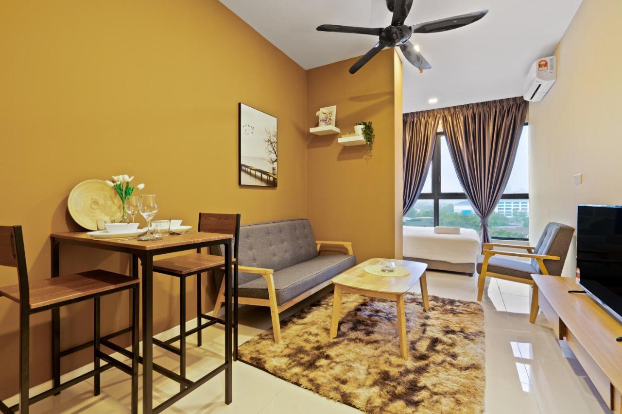 Highpark Suites In Petaling Jaya, Kelana Jaya By Plush Kampong Baharu Sungai Way Ngoại thất bức ảnh